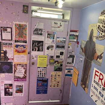Jerry's Records - Music & DVDs Near Me - Pittsburgh, Pennsylvania