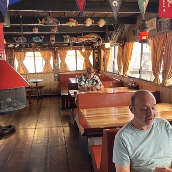 The Chowder Barge - Interior - Seafood Near Me - Wilmington, California