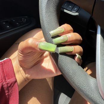 Aurora Nail Bar - Cat Eye - Nail Salons Near Me - Laurel, Virginia