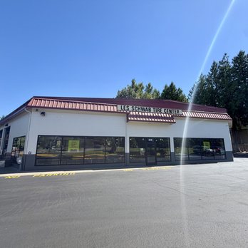 Les Schwab Tire Center - Tires Near Me - North Bend, Washington Les Schwab Tire Center - Tires Near Me - North Bend, Washington