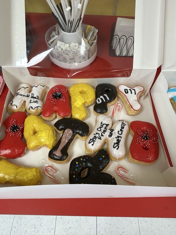 Wow Donut Logo