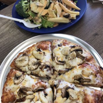 Round Table Pizza - Personal Size- chicken and mushroom pizza. - Pizza Near Me - Kahului, Hawaii