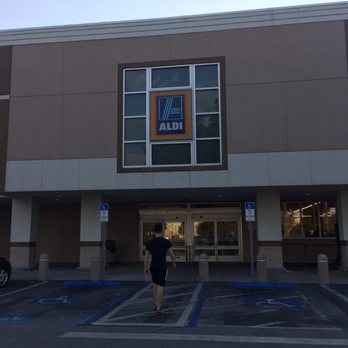 ALDI - Store front - Grocery Near Me - Tampa, Florida