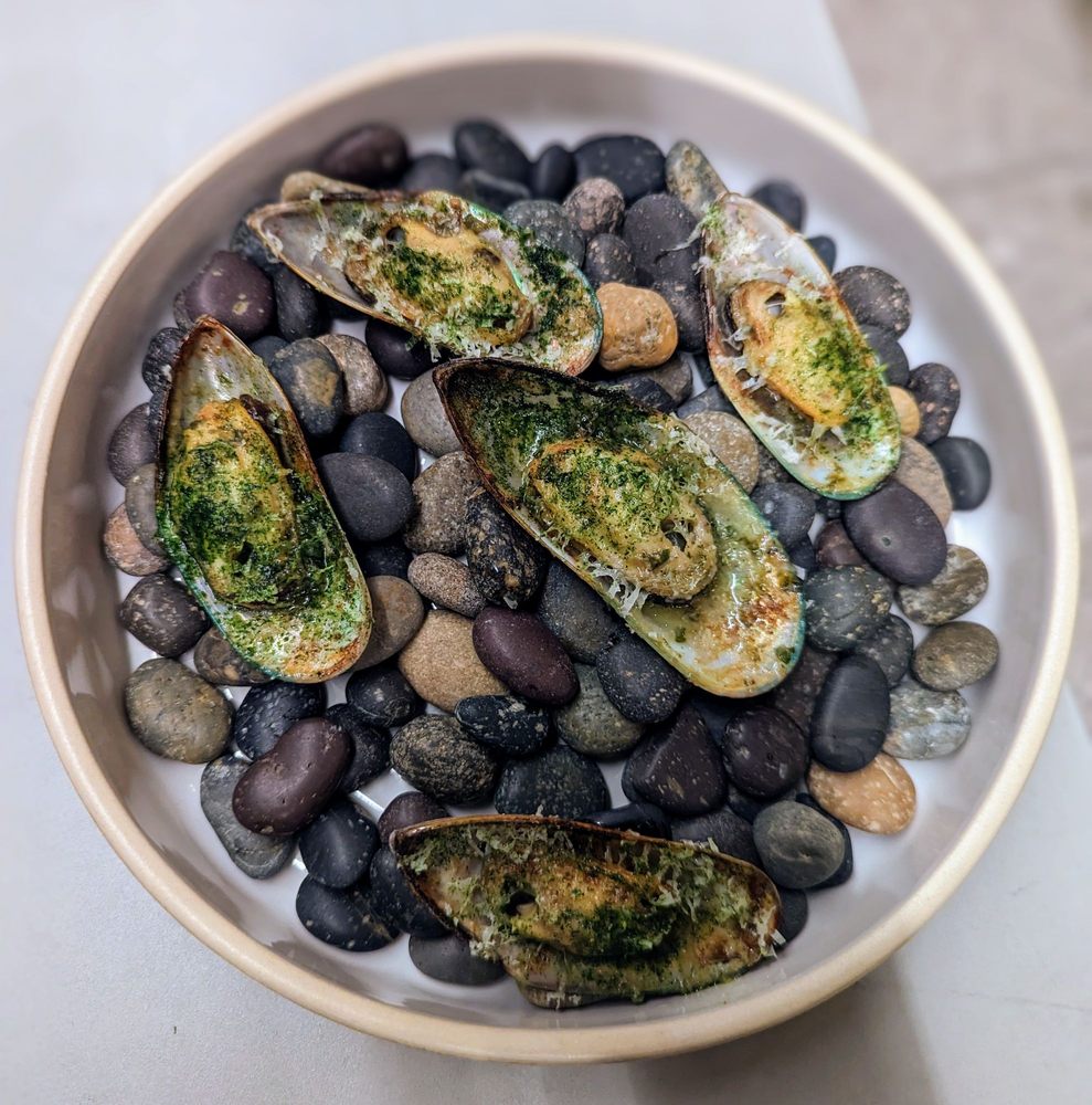 Updated August 2024 290 Photos & 138 Reviews 220 N