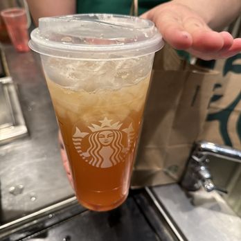 Starbucks - Always get my drink correct one of the stores that makes the best tasty drink. They never underestimate me. - Coffee & Tea Near Me - La Puente, California