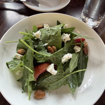 Nectar - Spinach strawberry salad - New American Near Me - Moscow, Idaho