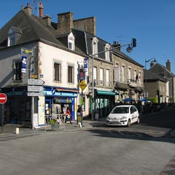 Château de Boucéel - The Count recommended a restaurant at a town nearby.