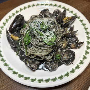 Jimoco Cafe & Pasta - Squid ink linguine - Italian Near Me - Coquitlam, British Columbia