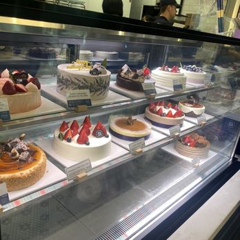 Paris Baguette - Cakes - Bakeries Near Me - Chicago, Illinois
