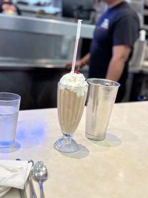 Mels Drive-In by null
