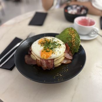 Dear Breakfast - Salty pancakes - pancakes with Canadian bacon, eggs and avocado - Breakfast & Brunch Near Me - Lisbon, 11