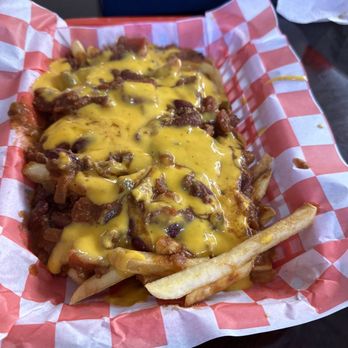 Market 27 - Chili Cheese Fries - Pizza Near Me - Avon Park, Florida