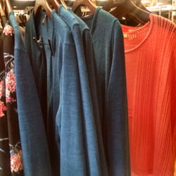 Uptown Cheapskate- Cumming - Over- priced "new" items, cheap fabrics.