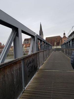 Steinerne Brücke by null