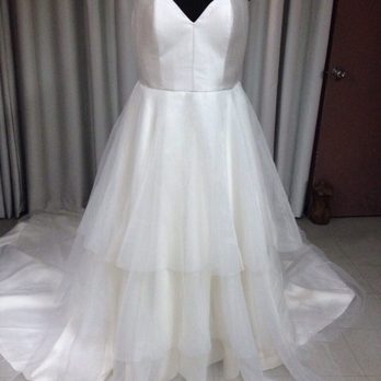 Veejay Floresca - Bridal Near Me Veejay Floresca - Bridal Near Me