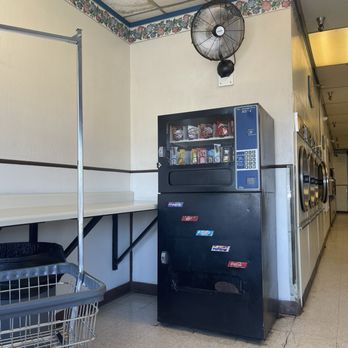 Laundry Chute - Vending machine - Dry Cleaning Near Me - Yreka, California Laundry Chute - Vending machine - Dry Cleaning Near Me - Yreka, California