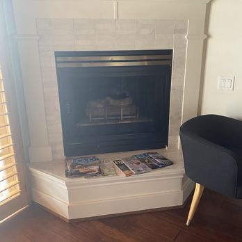 Inn On Summerhill - Fireplace - Bed & Breakfast Near Me - Summerland, California