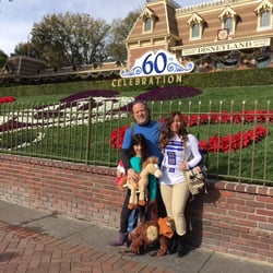 Saenz Chiropractic Office - Dr. Saenz and 2 of his 3 daughters enjoying themselves at the Happiest Place On Earth