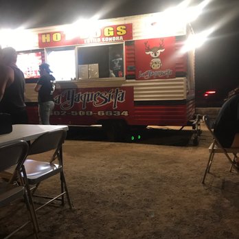 Hot Dogs La Yaquesita - Outdoor seating and lighting 10:37pm in the evening - Hot Dogs Near Me - Avondale, Arizona