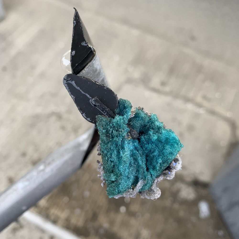 Mobil - Windshield cleaner. - Gas Stations Near Me - Newport, Oregon