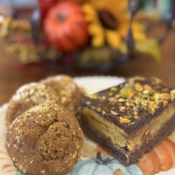 Los Dos Cristianos Coffee - Locally baked items with local vendors
