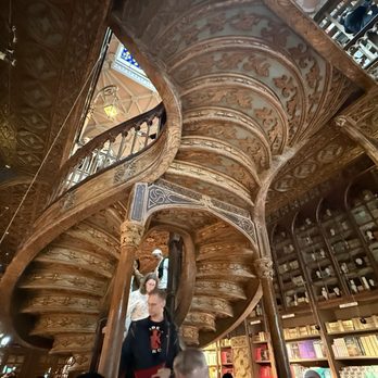 Livraria Lello - Photo 3: Staircase - Bookstores Near Me - Porto, 13
