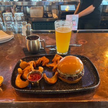 Rockwood - Cranberry mule (with Apple Crown), Solice Partly Cloudy IPA, Rockwood burger and fries! - Sports Bars Near Me - Gainesville, Virginia Rockwood - Cranberry mule (with Apple Crown), Solice Partly Cloudy IPA, Rockwood burger and fries! - Sports Bars Near Me - Gainesville, Virginia