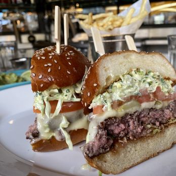 R+D Kitchen - The burger - New American Near Me - Yountville, California