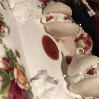 Balmoral Restaurant - Glayva Whisky Strawberry Meringue - Scottish Near Me - St Charles, Illinois