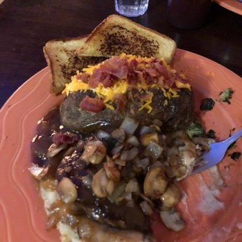 Mandy's Family Restaurant - The Ground Round... after I devoured part of it! The portions are amazing but best of all, it has more flavor than any restaurant in Eugene! - American Near Me - Eugene, Oregon