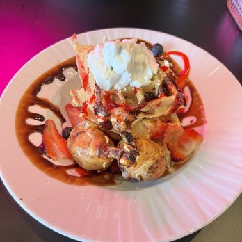 Pretty Soul Kitchen - Chicken and Waffle w/ Strawberry Waffles - Personal Chefs Near Me - Las Vegas, Nevada