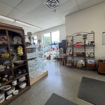 Used A Bit Shoppe - Antiques Near Me - Northfield, Minnesota Used A Bit Shoppe - Antiques Near Me - Northfield, Minnesota