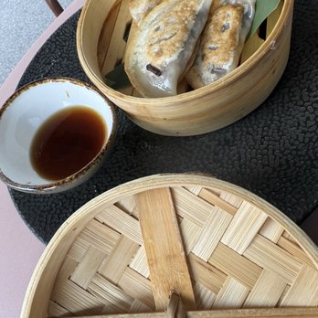 Bar Metropol - Gyoza - Bars Near Me - Zürich, ZH