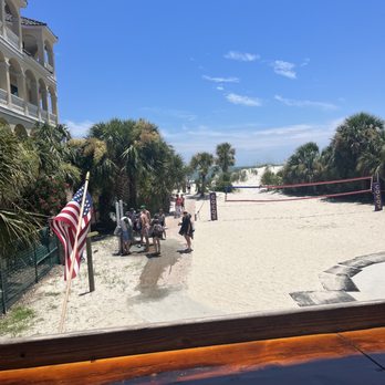 Coco's On the Beach - Distance from the actual beach - American Near Me - Hilton Head Island, South Carolina