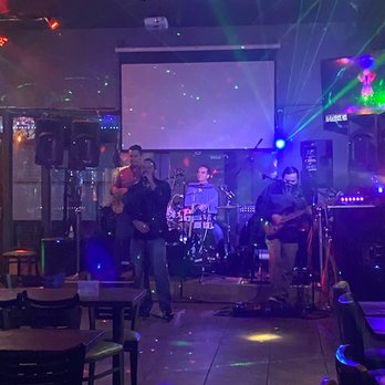 Andale Restaurant Bar - 10:15 the band finally starts after a 45 minute set-up. But, hey - who are they? With no intro, how will we know. - Seafood Near Me - Bonita, California Andale Restaurant Bar - 10:15 the band finally starts after a 45 minute set-up. But, hey - who are they? With no intro, how will we know. - Seafood Near Me - Bonita, California