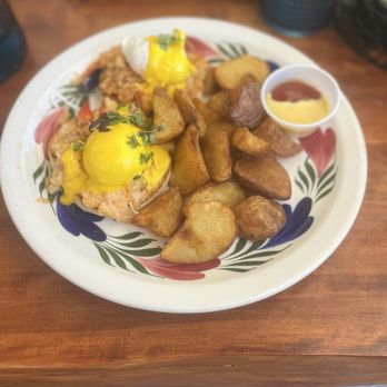 Cafe on 27 - Lobster Benedict with potatoes - Breakfast & Brunch Near Me - Topanga, California Cafe on 27 - Lobster Benedict with potatoes - Breakfast & Brunch Near Me - Topanga, California