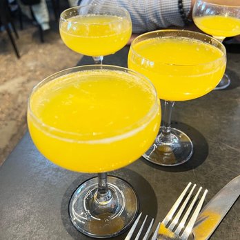 6Smith - OJ Mimosas - Seafood Near Me - Wayzata, Minnesota