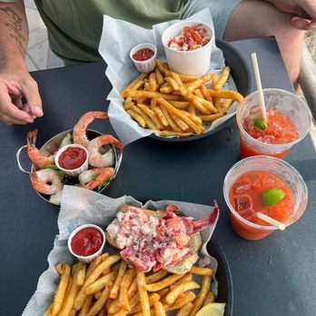 Frisbee's Wharf - Seafood Near Me - Kittery Point, Maine