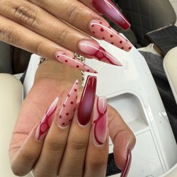 Demure Nails & Spa