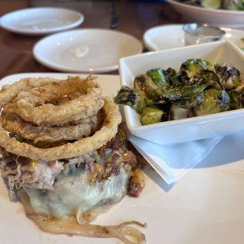City Works - SMOKEHOUSE BURGER without brioche bun - American Near Me - Vernon Hills, Illinois City Works - SMOKEHOUSE BURGER without brioche bun - American Near Me - Vernon Hills, Illinois