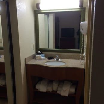 Hampton Inn & Suites Greenfield - Hotels Near Me - Greenfield, Massachusetts Hampton Inn & Suites Greenfield - Hotels Near Me - Greenfield, Massachusetts