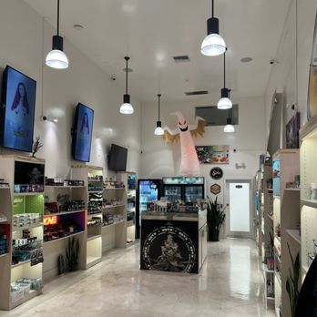 Atrium - Inside is modern, organized, and clean - Cannabis Dispensaries Near Me - Los Angeles, California