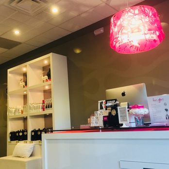 Blo Blow Dry Bar - Blow Dry/Out Services Near Me - Carlsbad, California