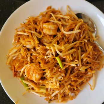 Plearn Thai Palace - Pad Thai with prawn 33 - Thai Near Me - Walnut Creek, California Plearn Thai Palace - Pad Thai with prawn 33 - Thai Near Me - Walnut Creek, California