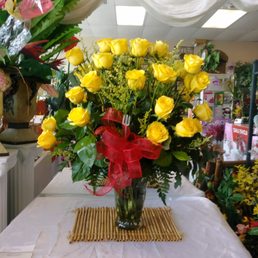 Roses, yellow roses, flower arrangement, anniversary Roses, yellow roses, flower arrangement, anniversary