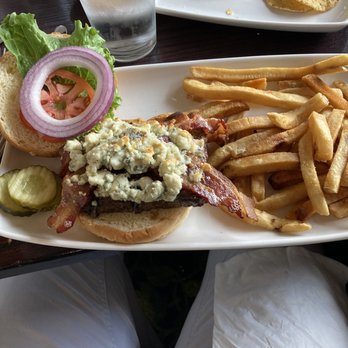 Dillon Dam Brewery - Bison Burger with Bacon and Blue Cheese - American Near Me - Dillon, Colorado