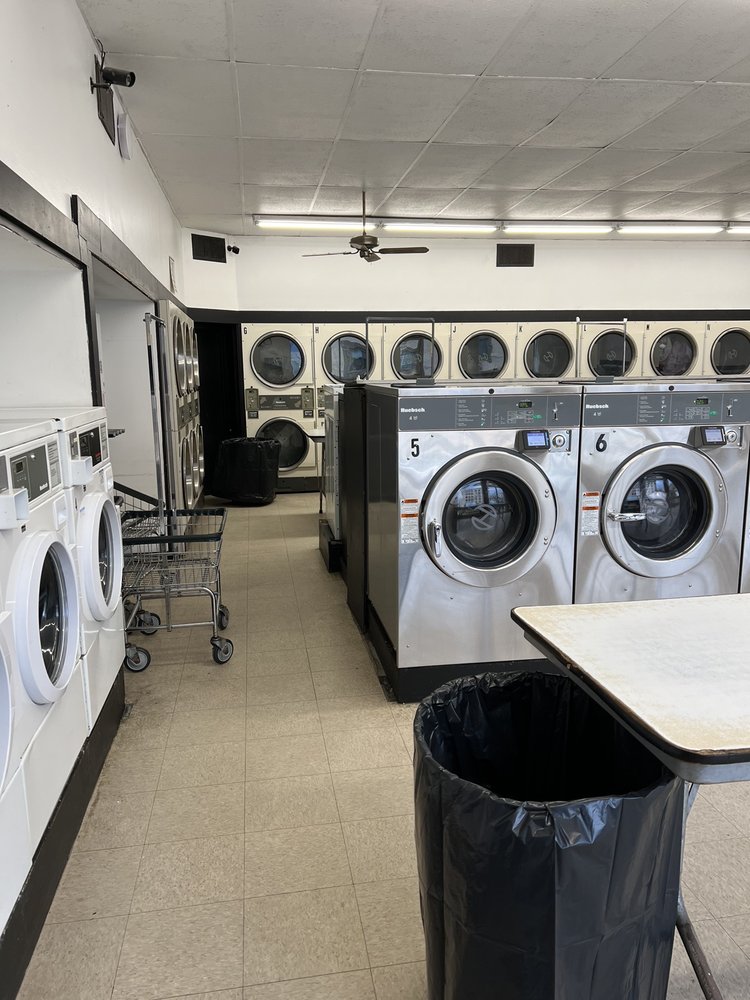 TOWN LAUNDROMAT Updated September 2024 90 Broad St, Marlborough