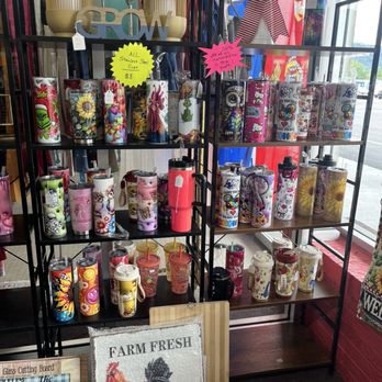 Wendy's Simple Treasures and Consignment - Used, Vintage & Consignment Near Me - Rogersville, Tennessee Wendy's Simple Treasures and Consignment - Used, Vintage & Consignment Near Me - Rogersville, Tennessee