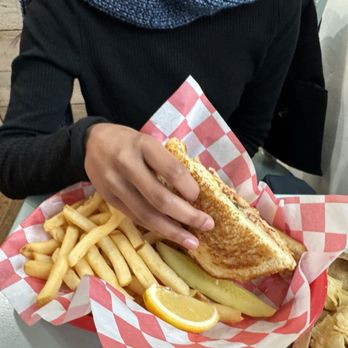 Georgetown Seafood - Lobster grilled cheese with fries - Seafood Near Me - Washington, DC, District of Columbia