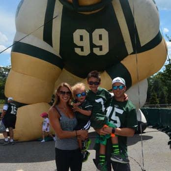 New York Jets - Happy Jets Fans (probably because the season did't start yet) - Professional Sports Teams Near Me - Florham Park, New Jersey New York Jets - Happy Jets Fans (probably because the season did't start yet) - Professional Sports Teams Near Me - Florham Park, New Jersey